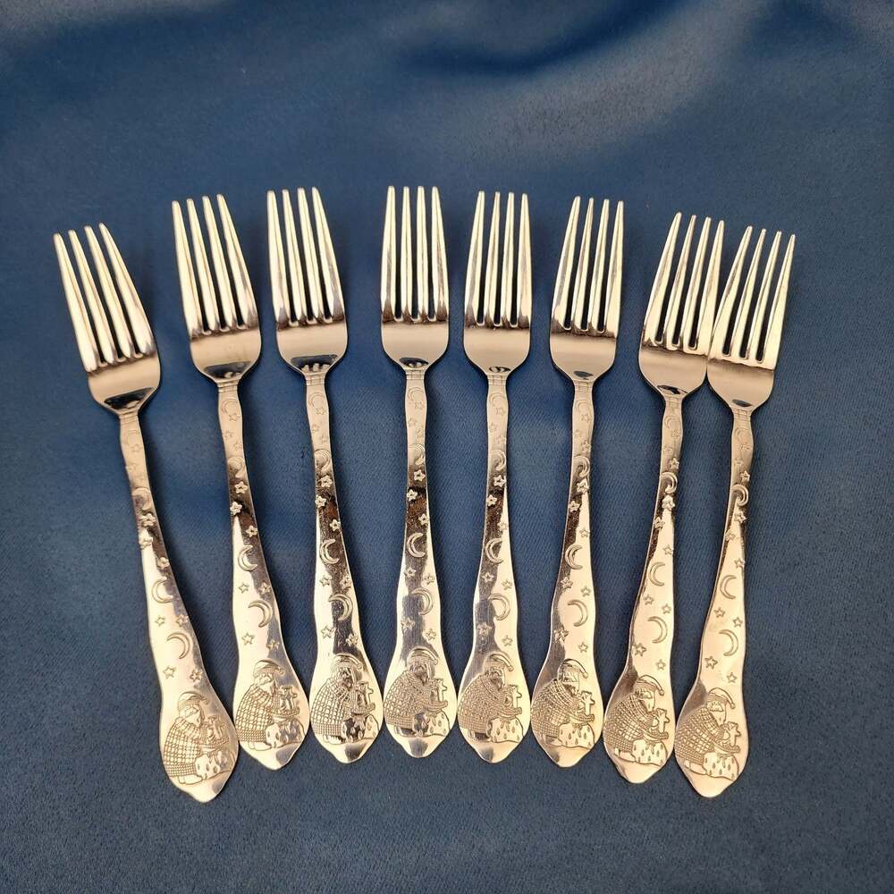 Debbie Mumm Sakura Flatware Silverware Magic of Santa (8) 7.5" Dinner Forks Moon